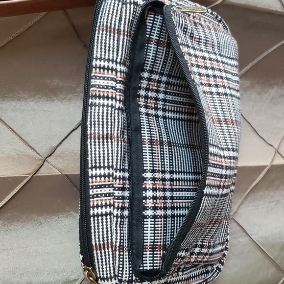 EUC- Thirty One ‘All Zipped Up’ Plaid Crossbody - Picture 6 of 6